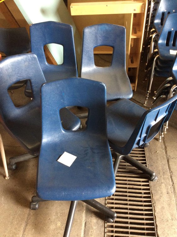(CF18) (5) BLUE CLASSROOM SWIVEL CHAIRS