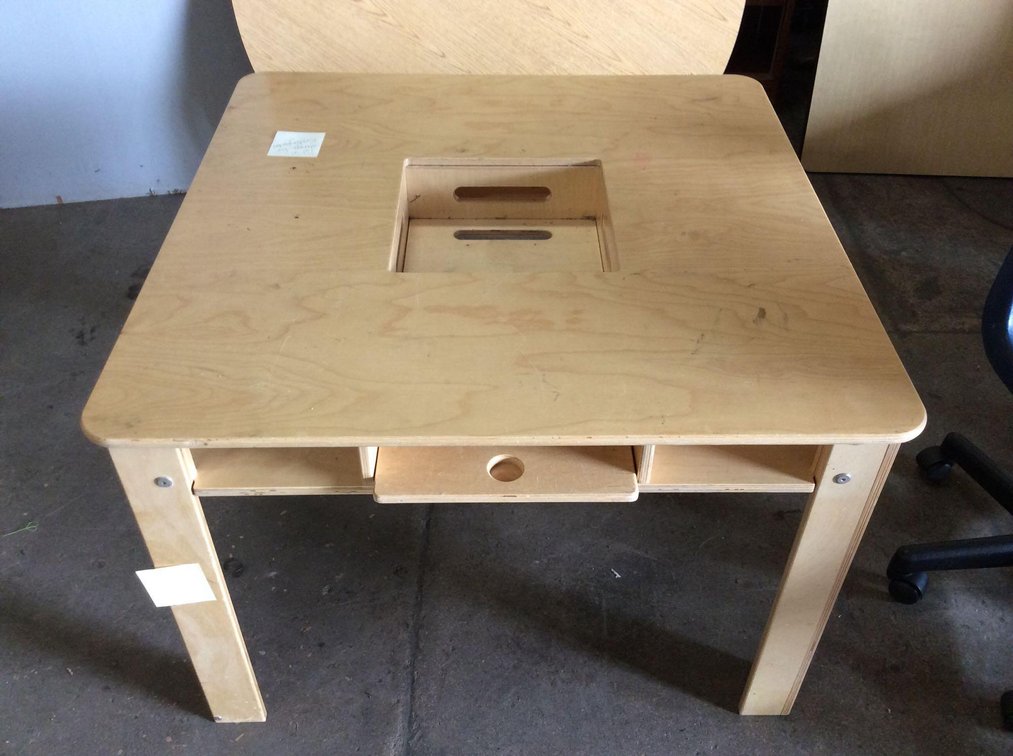(CF25) ELEMENTARY TABLE W/C COVER, W36xH24.5xD36
