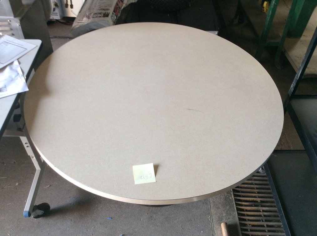 (CF32) ROUND TABLE, D48xH26