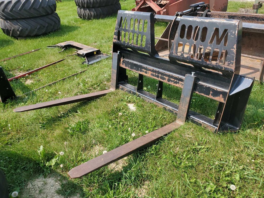 (I-253) NOTCH PALLET FORKS FOR NH/FORD BI-DIRECTIONAL