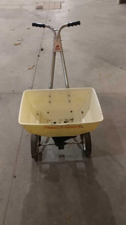 (I-185) RED DEVIL SEED SPREADER