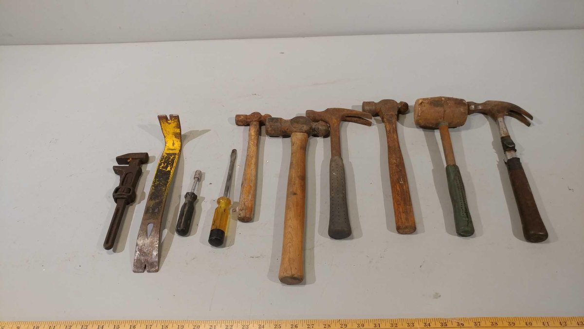 (I-193) ASSORTMENT OF BALL PEEN HAMMERS, CLAW HAMMERS, PRY BARS, AND OTHER MISC ITEMS