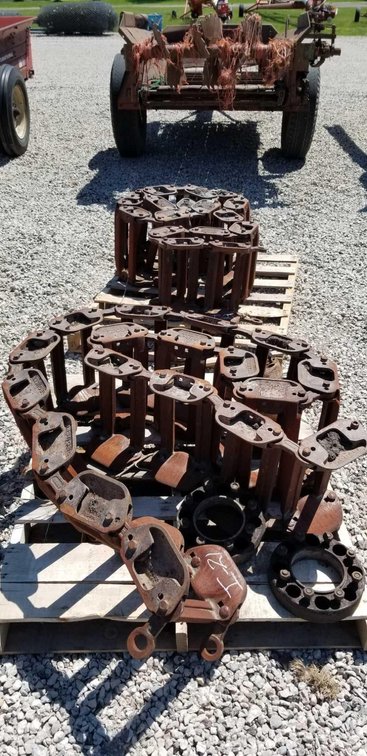 (I-961) GROUSER 12 1/2 " TRACKS FOR SKIDLOADER WITH WHEEL SPACERS, FITS JD 250, GEHL 