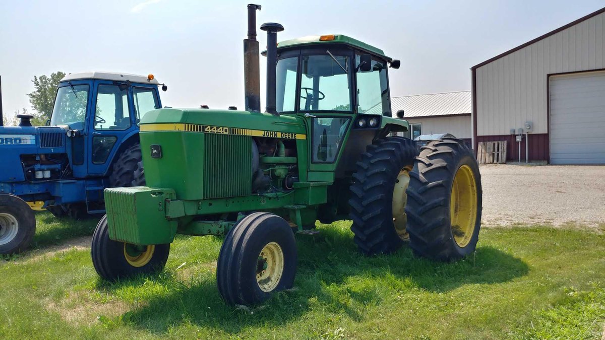 (I-652) 1978 JOHN DEERE 4440 2WD, 2,059 HRS SHOWING, 2 HYD, 540/1000 PTO, 18.4-38 REAR DUALS, 11.00-