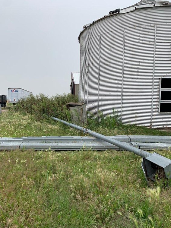 (I-232) HUTCHINSON TRUSSED CROSS AUGER 6" X 66' NO MOTOR INCLUDED (LOCATED 2 MILES SE OF ZIELSDORF A