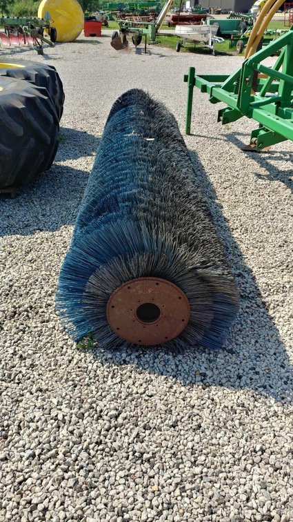 (I-823) 14' LARGE BRUSH 