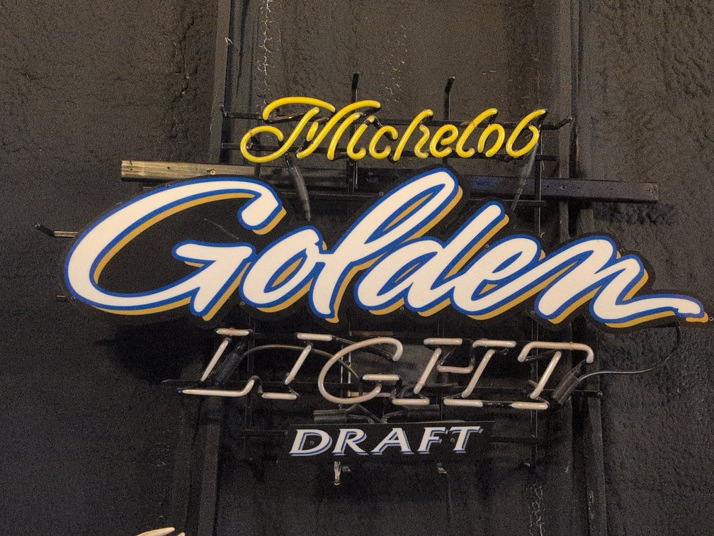 MICHELOB GOLDEN LIGHT NEON