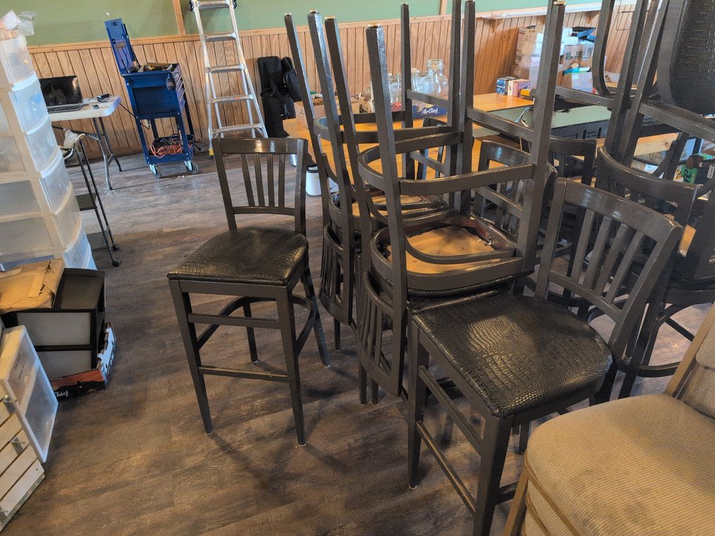 [6] PADDED CHAIRS