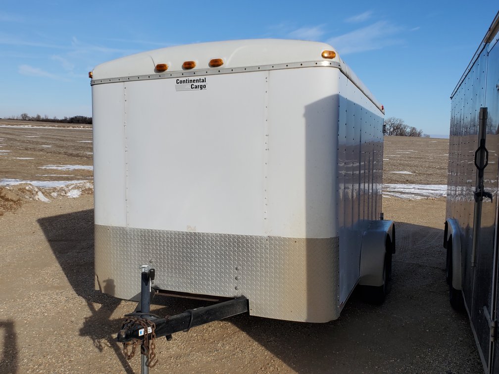 ENCLOSED TRAILER