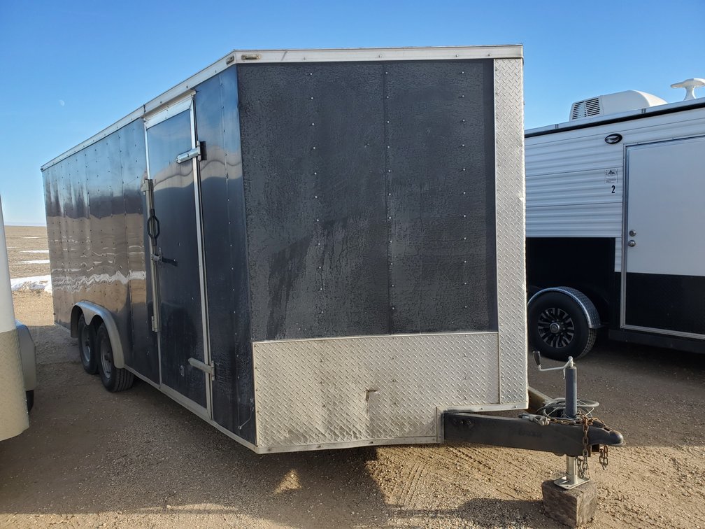 ENCLOSED TRAILER
