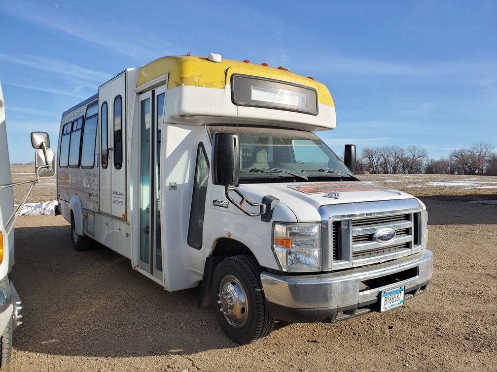 FORD E 450 BUS