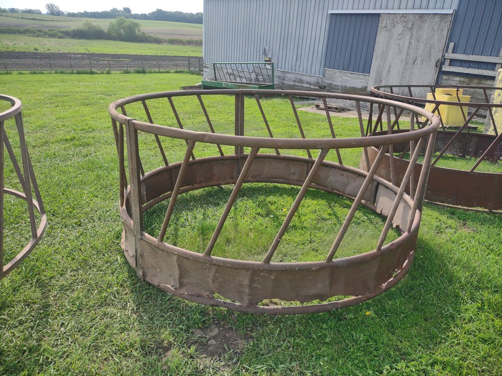 ROUND BALE FEEDER