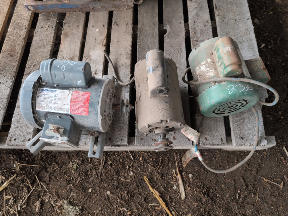 MOTORS