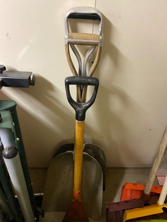 2 SCOOP SHOVELS AND CHIPPER