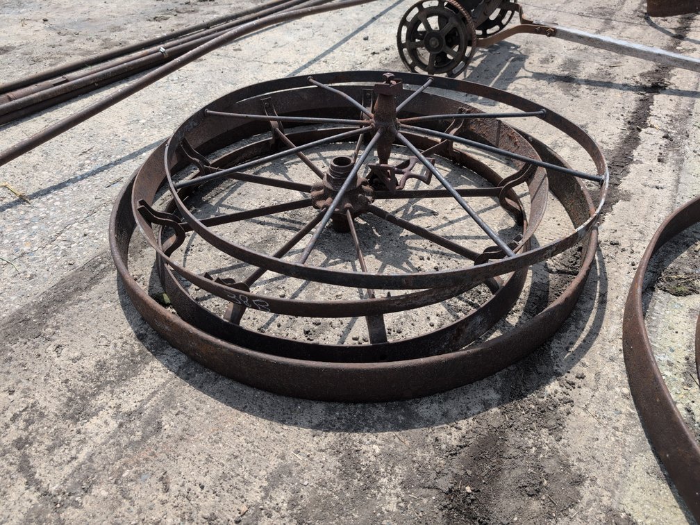 WAGON WHEELS
