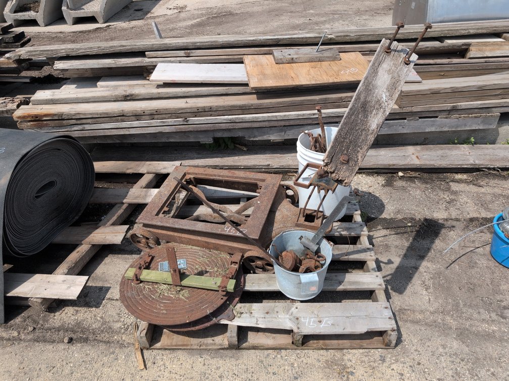 PALLET OF SCALE PARTS