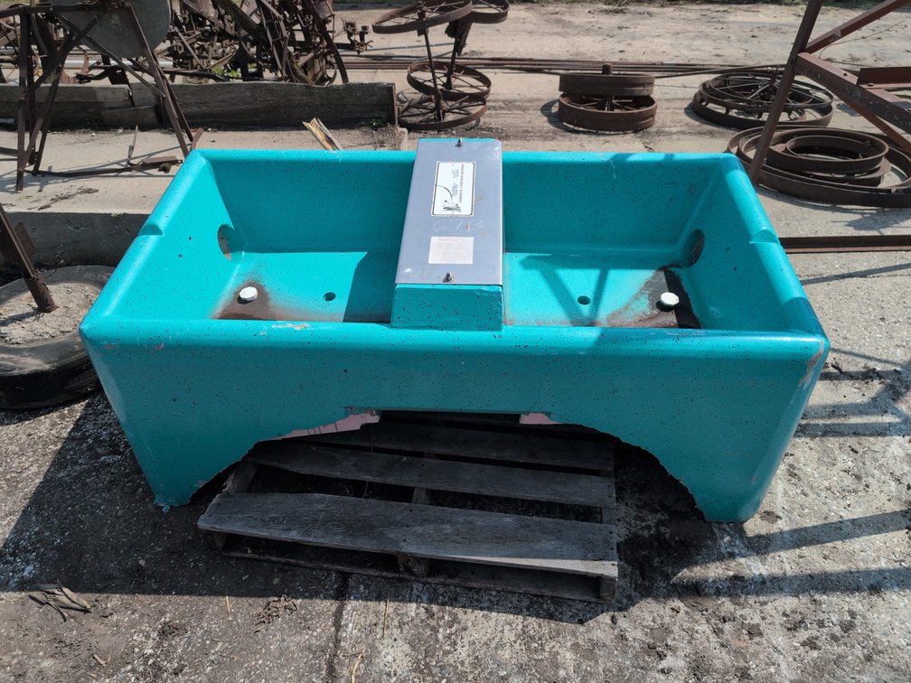 CONCRETE WATERER