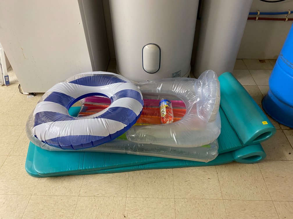 FLOATIES