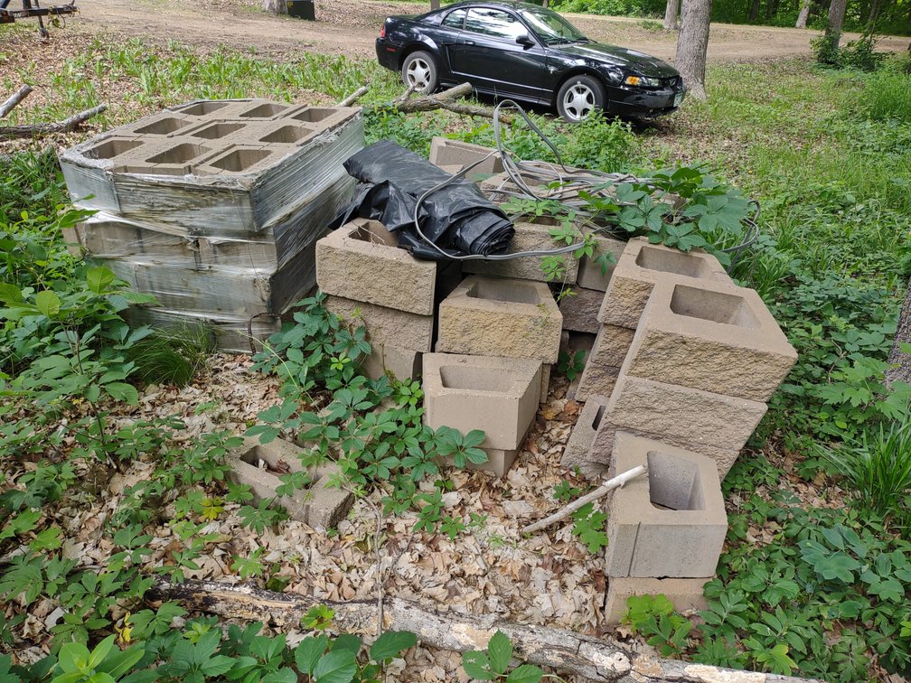 RETAINING WALL BLOCK