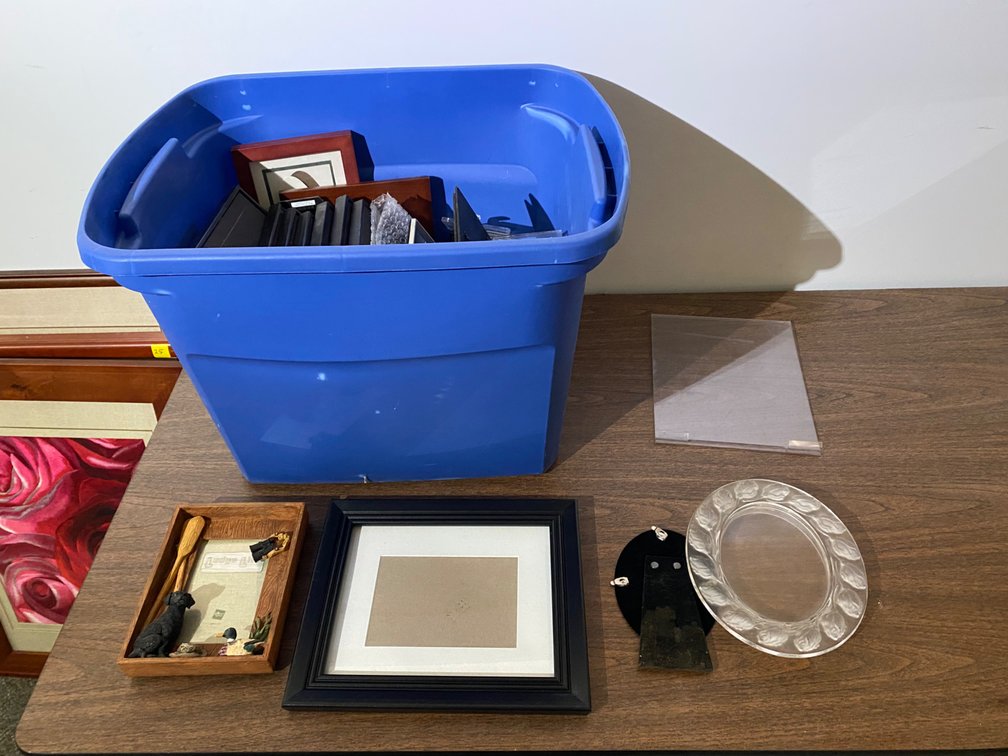 PICTURE FRAMES