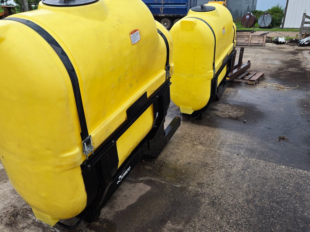 DEMCO SADDLE TANKS