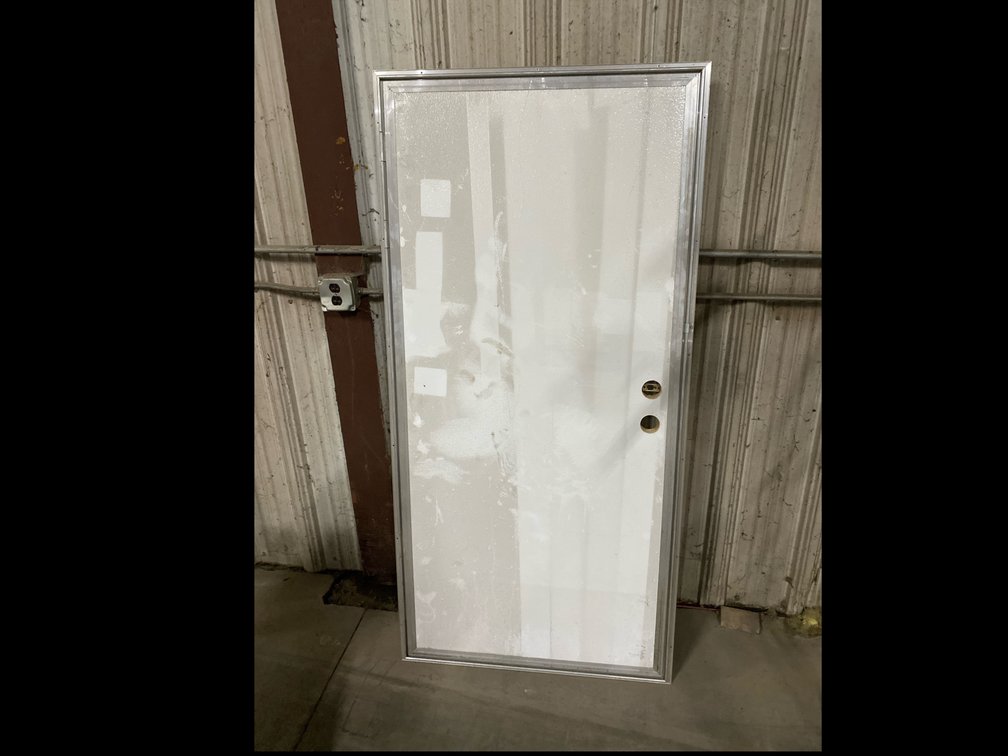 LIGHTWEIGHT DOOR