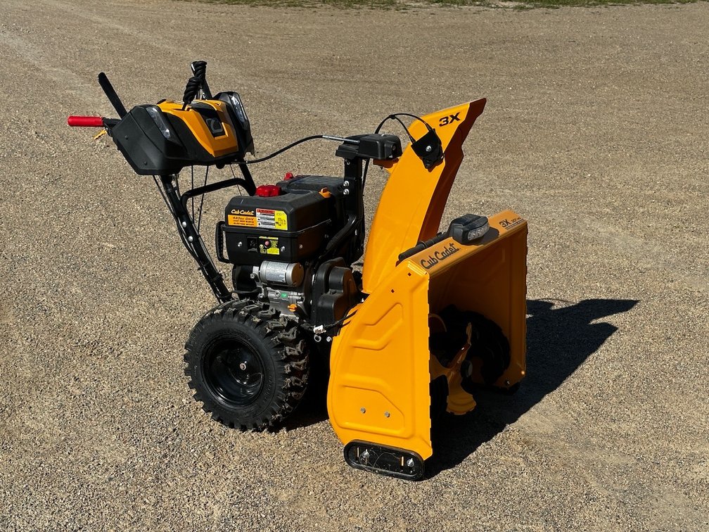 NEW CUB CADET 3X 30" HD SNOW BLOWER