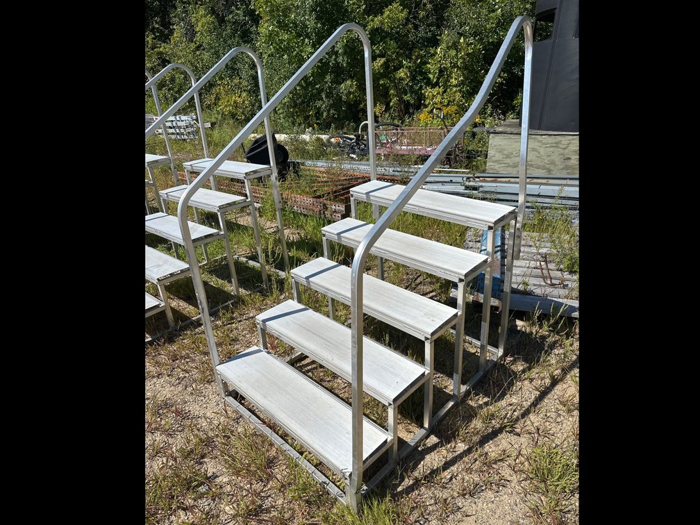 (1) 31.75"  TALL ALUMINUM STEPS W/ RAILING  