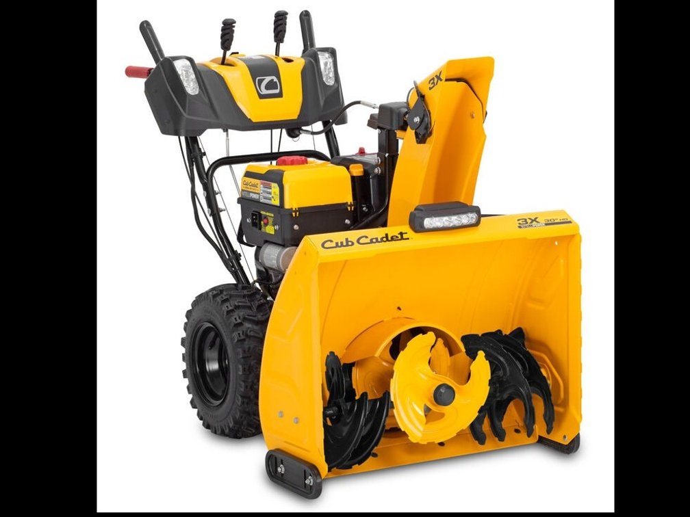 NEW IN BOX CUB CADET 3X 30" HD INTELLIPOWER® THREE-STAGE SNOW BLOWER