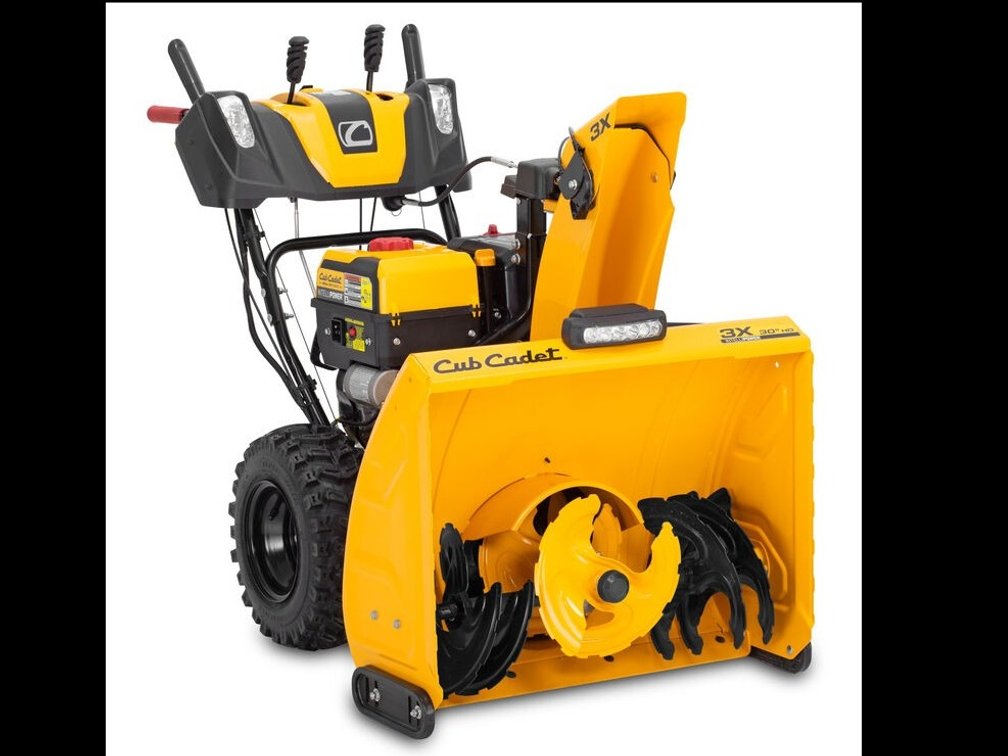 NEW IN BOX CUB CADET 3X 30" HD INTELLIPOWER® THREE-STAGE SNOW BLOWER