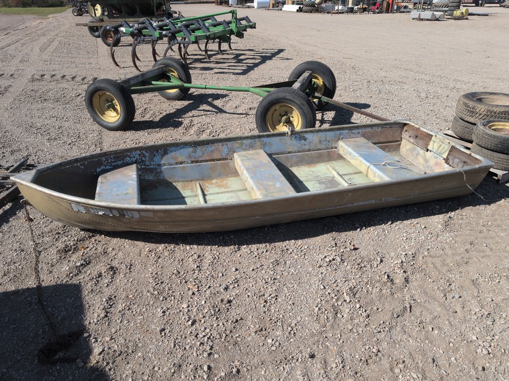 ALUMINUM BOAT