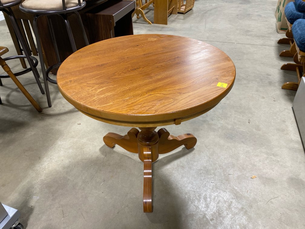 ROUND TABLE