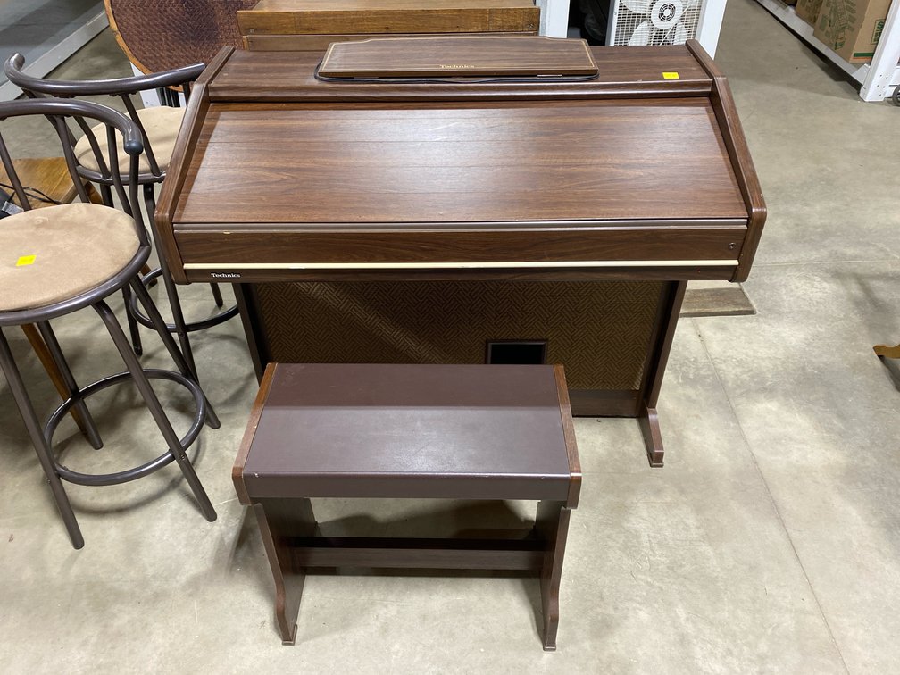 ELECTRIC ORGAN