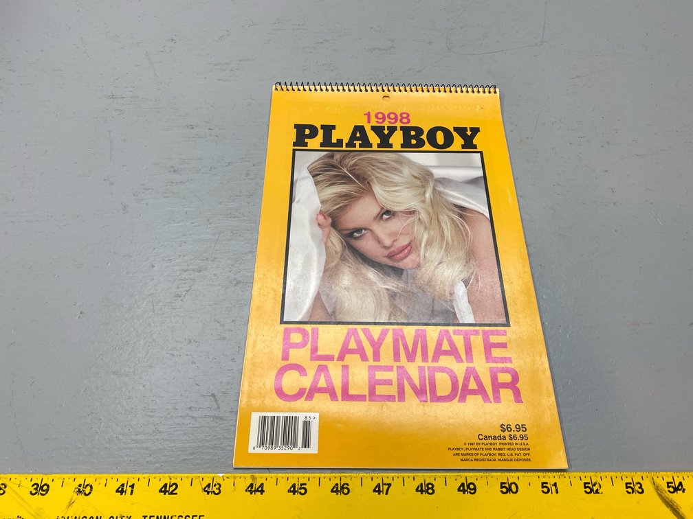 PIN UP CALENDAR