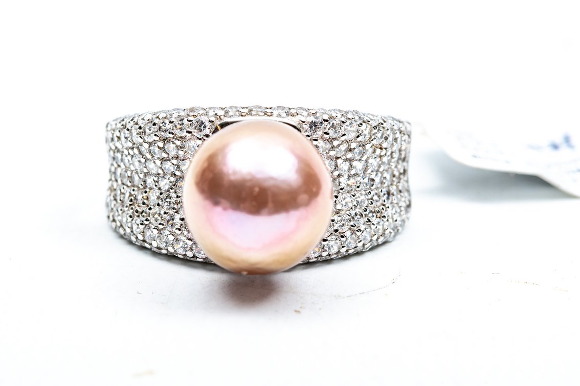 Genusis Marked .925 Rhodium Plate Ring w/ Pearl