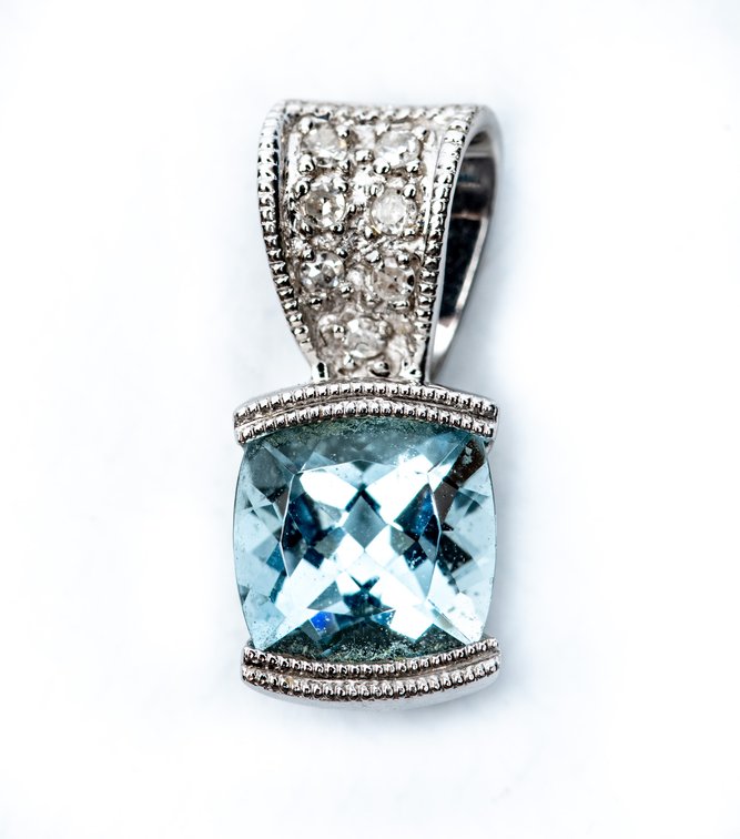 14k White Gold Pendant w/ Aquamarine & Diamonds