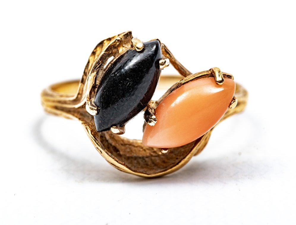 10k Coral & Jet/Onyx Ring