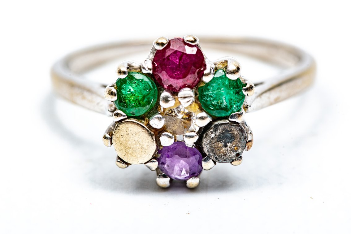10k White Gold Ring with Gemstone Cluster