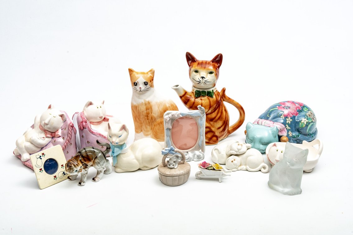 It's The Cat's Meow! Decor Lot