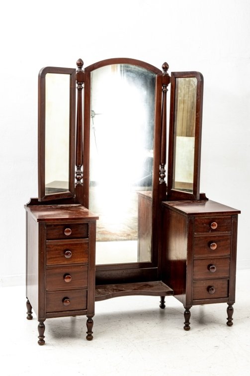 Vanity W/ Tri-Fold Full Length Mirror
