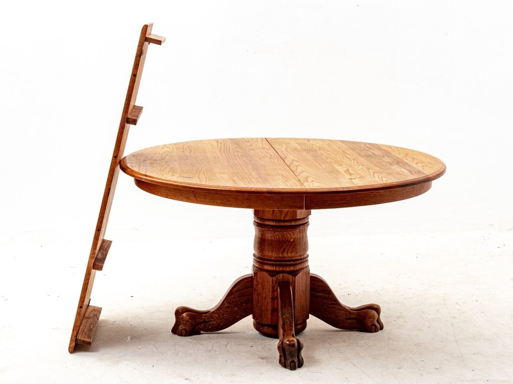 Round Pedestal Dining Table