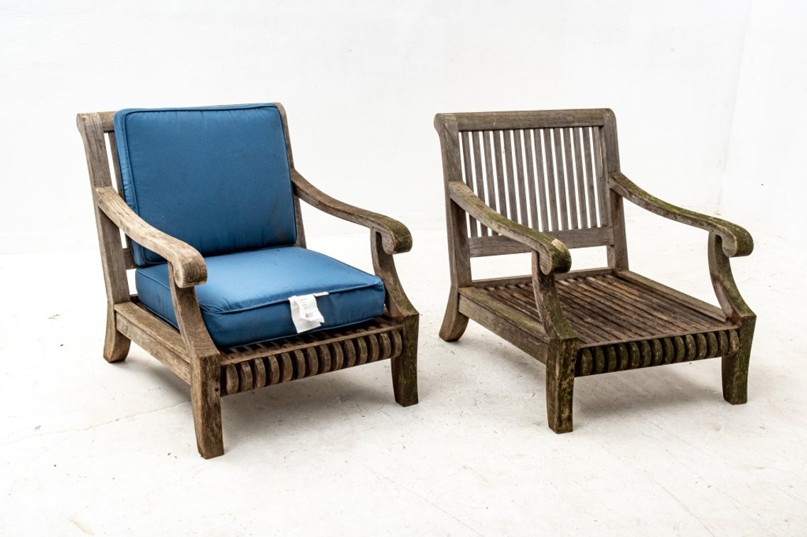 2 Matching Outdoor Wooden Lounge Chairs