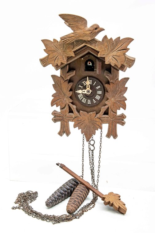 Wooden 5-Leaf and 1 Bird Cuckoo Clock