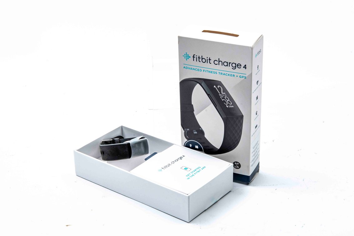 Fitbit Charge 4- Advanced Fitness Tracker+GPS