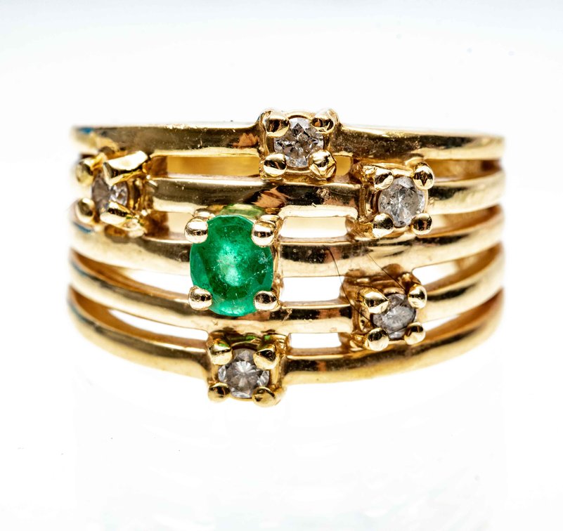 14K Emerald Ring- 10.2 Grams- Size 6-6.25