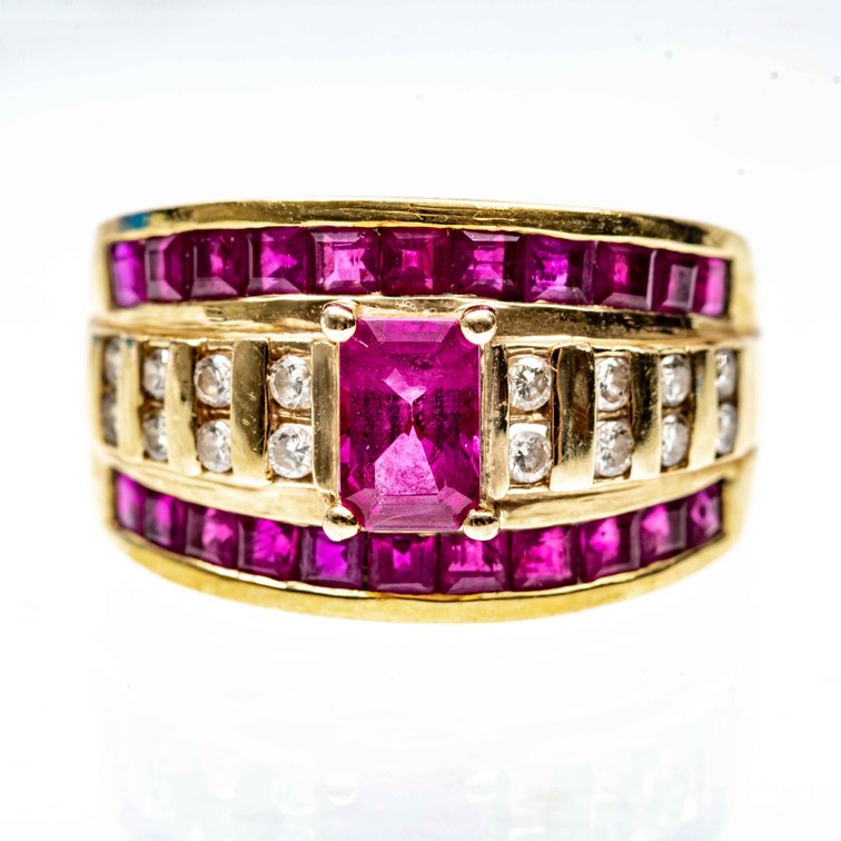 18K Ruby Ring- 5.3 Grams- Size 6
