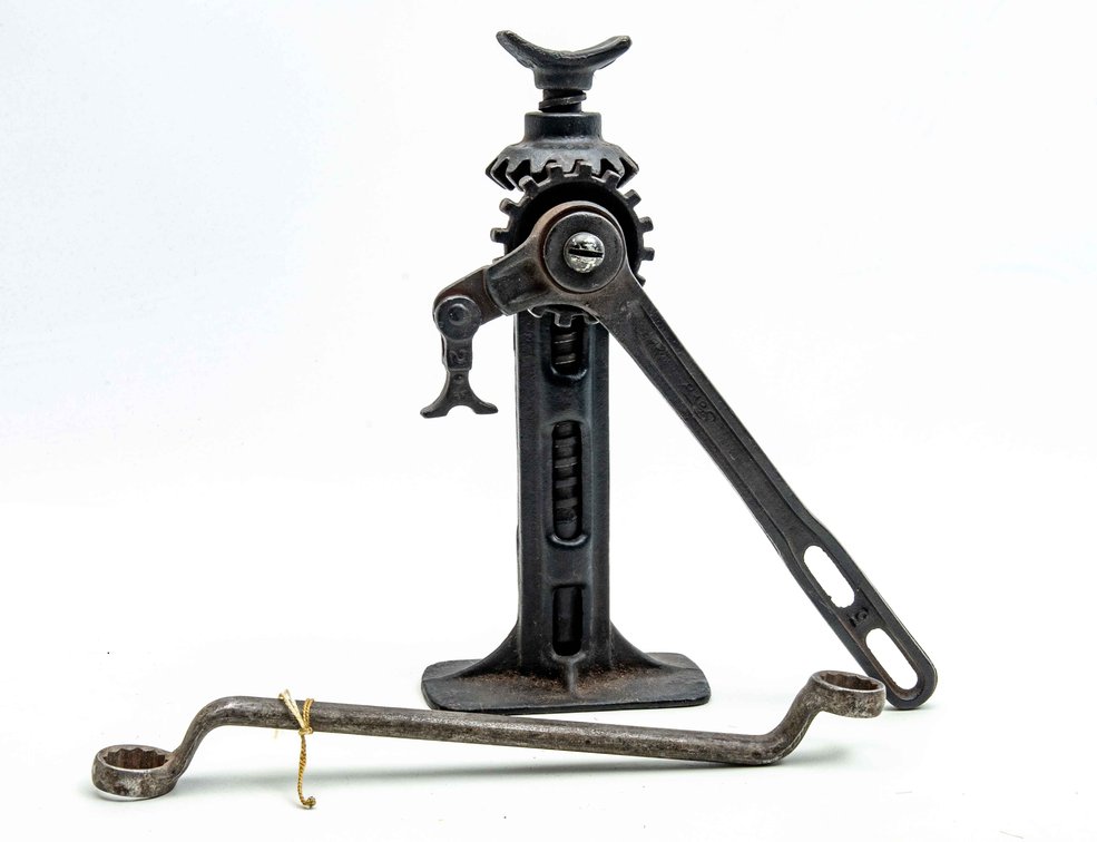 Ford Model-T Jack- Pre-1925 +Wrench