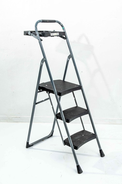 3-Step Folding Stool Ladder w/ Paint Tray