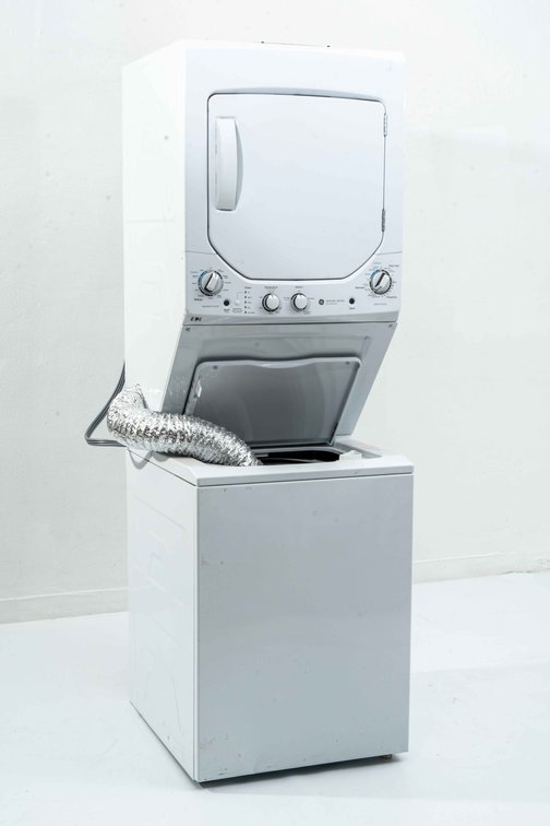 GE Model GUD24ESSMWW SpaceMaker Washer / Dryer