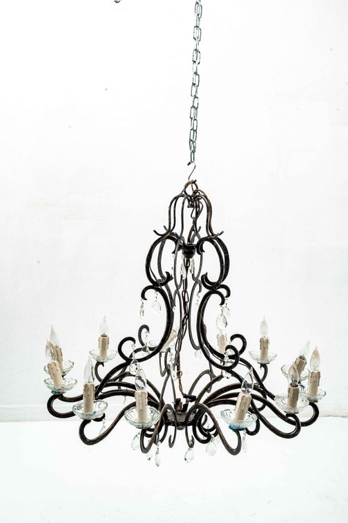 Impressive Rustique 12-Light Chandelier